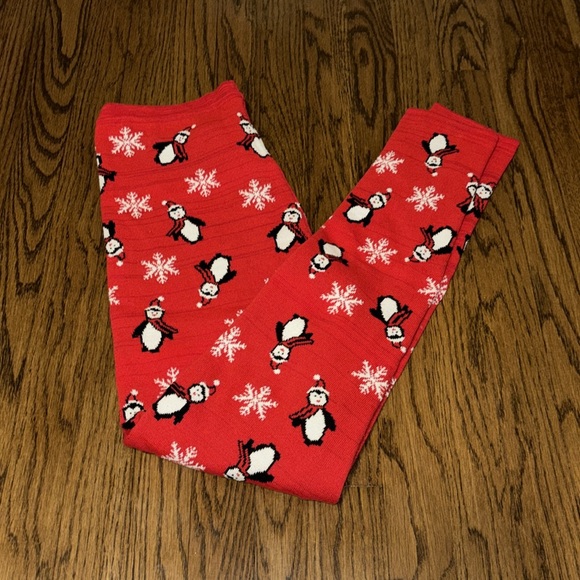 Penguin Christmas Pajamas 🐧🎄 - women’s medium - Picture 2 of 6